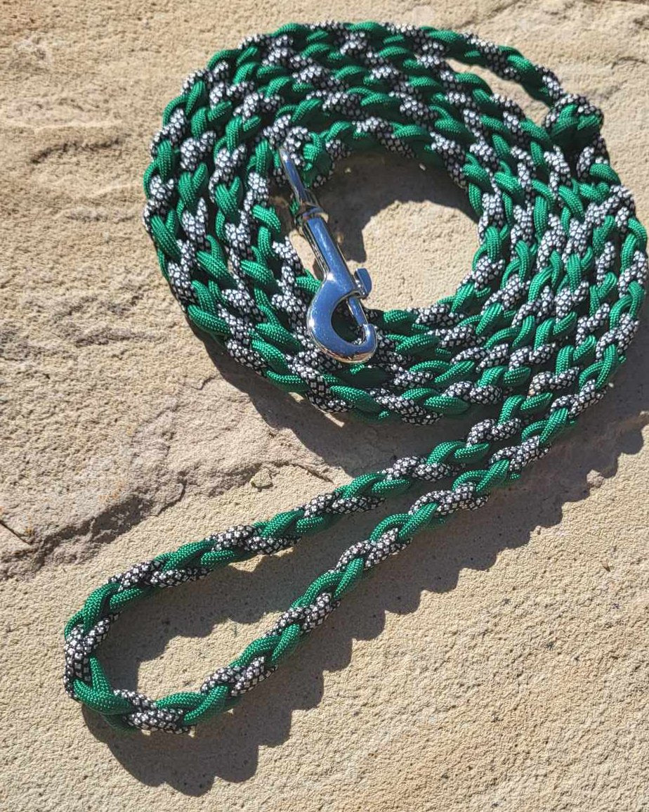 6ft Lightweight Black & White Diamond w/ Green Leash