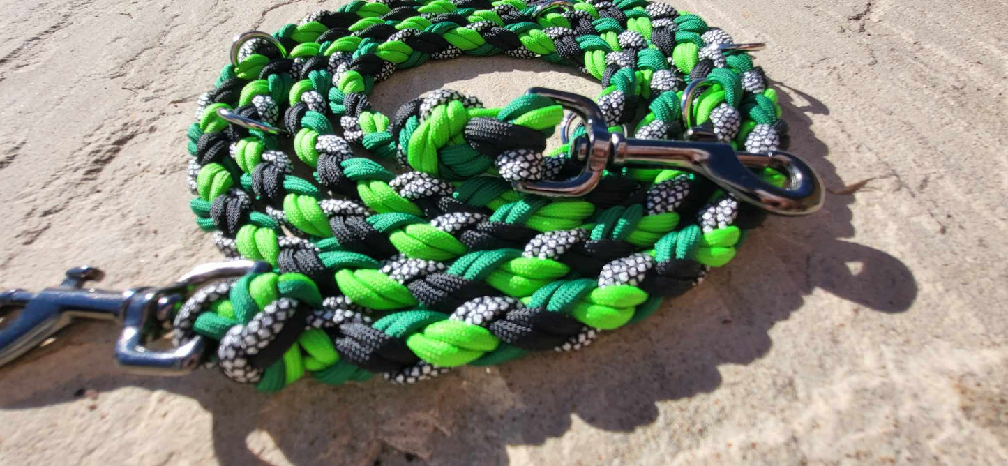 7ft Black & White Diamonds W/Green O-ring Leash